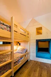 Hotelové kúpalisko v Zalesiach Mazury — relaxačná a kúpacia zóna